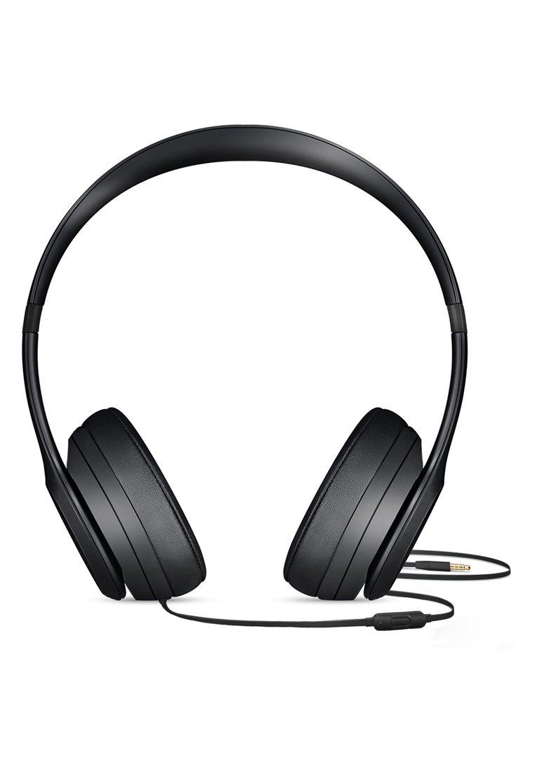 Czarne, przewodowe nauszne słuchawki z wyściełanymi nausznikami, gładkim pałąkiem oraz jednym kablem audio z przyciskiem sterującym i wtyczką.