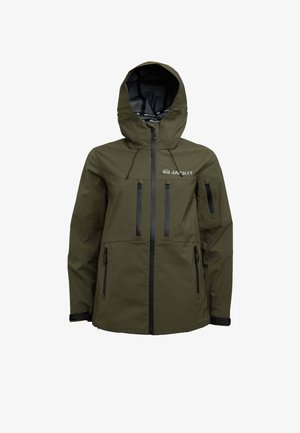 Oliven grønn vandtæt jakke med hætte, flere lynlåslommer, justerbar snor og sorte lynlåse. Forstærkede sømme.
