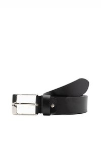 Zwarte leren riem met een gladde textuur, voorzien van een rechthoekige zilveren gesp en een drukknoopsluiting op de riem.