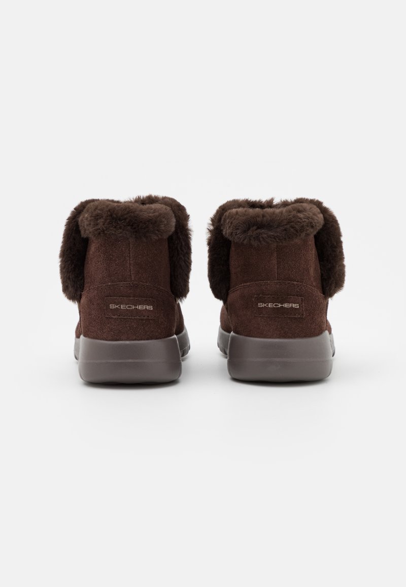 wide fit skechers boots