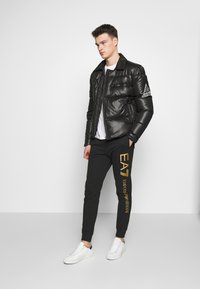 EA7 Emporio Armani TROUSER - Παντελόνι φόρμας - black