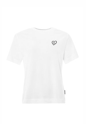 Weißes T-Shirt mit kurzen Ärmeln und einem kleinen, schwarzen, herzförmigen Smiley-Logo auf der linken Brust.