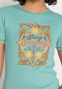 BDG Urban Outfitters T-shirt med print - mottled teal