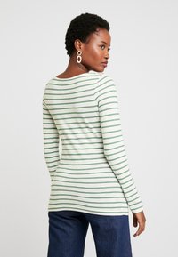 Marc O'Polo LONG SLEEVE BOAT NECK STRIPED - Camisola de manga comprida - off-white