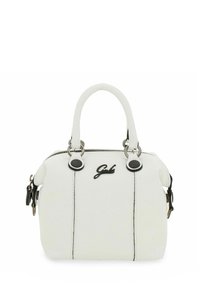 Sac à main en cuir blanc avec des poignées arrondies, des coutures noires, une fermeture éclair et un logo bien visible à l'avant. Design compact.