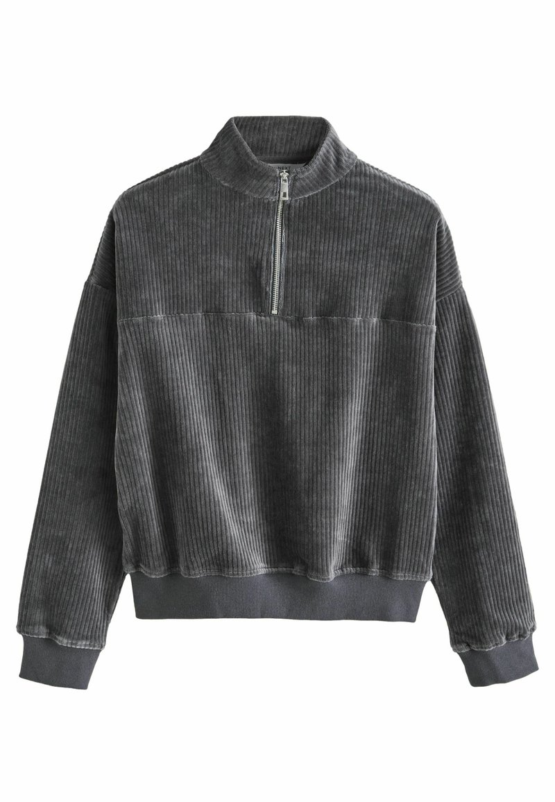 Pull en velours côtelé gris avec un col montant, fermeture éclair demi-longueur et poignets côtelés. Présente des rayures horizontales et une coupe décontractée.