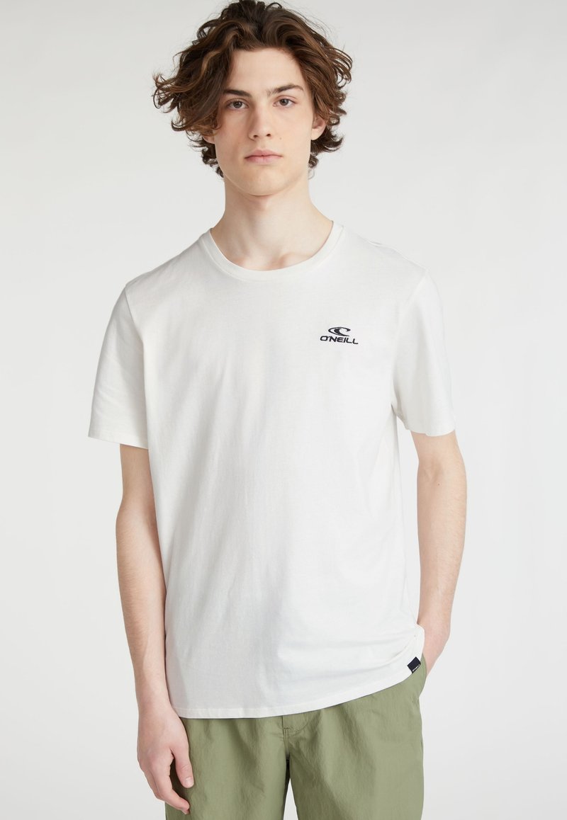 Balta trumpa rankovė t-shirt marškinėliai, pagaminti iš medvilnės, su mažu juodu "O'Neill" logotipu ant krūtinės. Paprastas dizainas, minkšta tekstūra, apvalus kaklas.