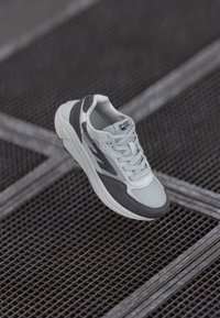 Unselected, gray violet/thunderstorm