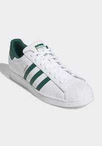 adidas Originals SUPERSTAR - Treniņu apavi - ftwr white/collegiate green/ftwr white