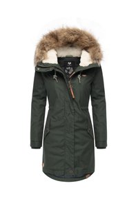 Parka verde închis cu glugă căptușită cu blană, două buzunare frontale, șnur ajustabil în talie și accente din lemn la fermoar și logo.