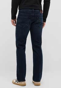 Mustang STYLE TRAMPER  - Tiesaus kirpimo džinsai - blau