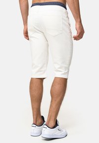 INDICODE JEANS VASILE - Kratke hlače od trapera - offwhite