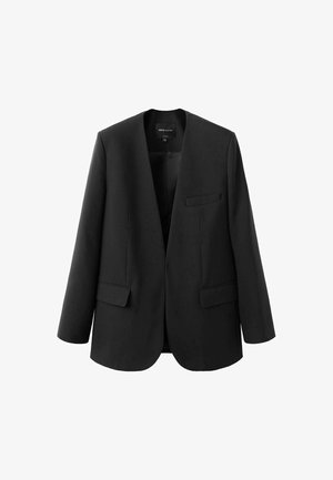 Schwarze Jacke mit strukturiertem, kragenlosem Design, zwei Fronttaschen und einer glatten Stoffoberfläche. Offene Vorderseite, entspannte Passform.