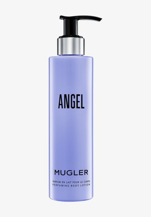 Helle lila Kunststoffflasche mit einem schwarzen Pumpenspender, beschriftet mit "ANGEL" und "MUGLER", entworfen für parfümierte Körperlotion.