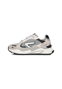 Sneaker with a mesh upper in light gray and black accents, featuring a cushioned sole, contrasting stitching, and a modern athletic design.