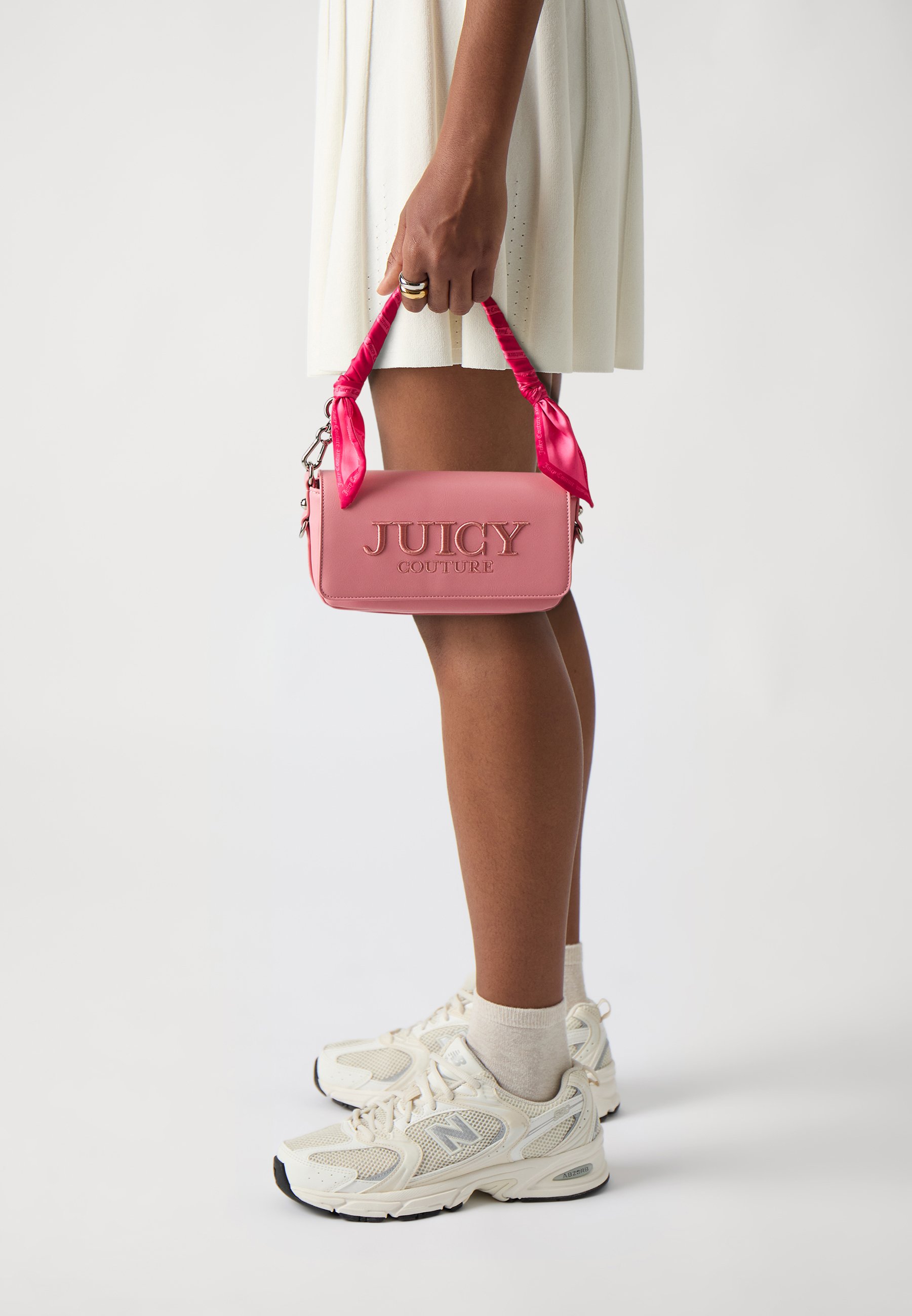 Juicy Couture GABRIELLE LARGE FLAP BAG - Sac à main - juicy pink