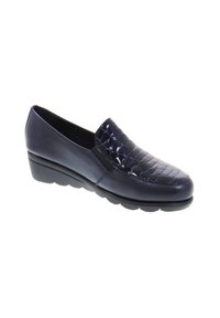 Scarpa slip-on in pelle blu navy con punta lucida e texturizzata, suola a zeppa bassa, finitura liscia e forma arrotondata.