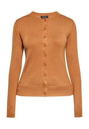 Sweter zapinany na guziki w kolorze wielbłądziej brązu z długim rękawem, okrągłym dekoltem oraz prążkowanymi ściągaczami na mankietach i u dołu.