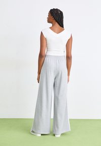 adidas Originals PANT - Tepláky - medium grey heather