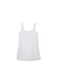 Weißes Tanktop mit dünnen Trägern, quadratischem Ausschnitt und schlichtem Design. Der Stoff wirkt glatt und leicht mit einem geraden Saum.