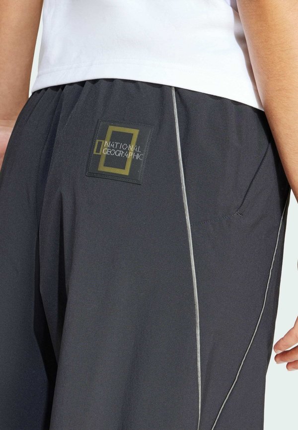 NAT GEO AERO - Trousers4