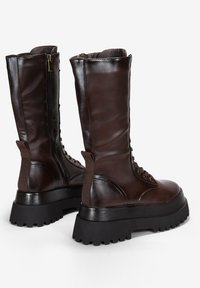 Bosanova CON CORDONES - Botas con plataforma - marron