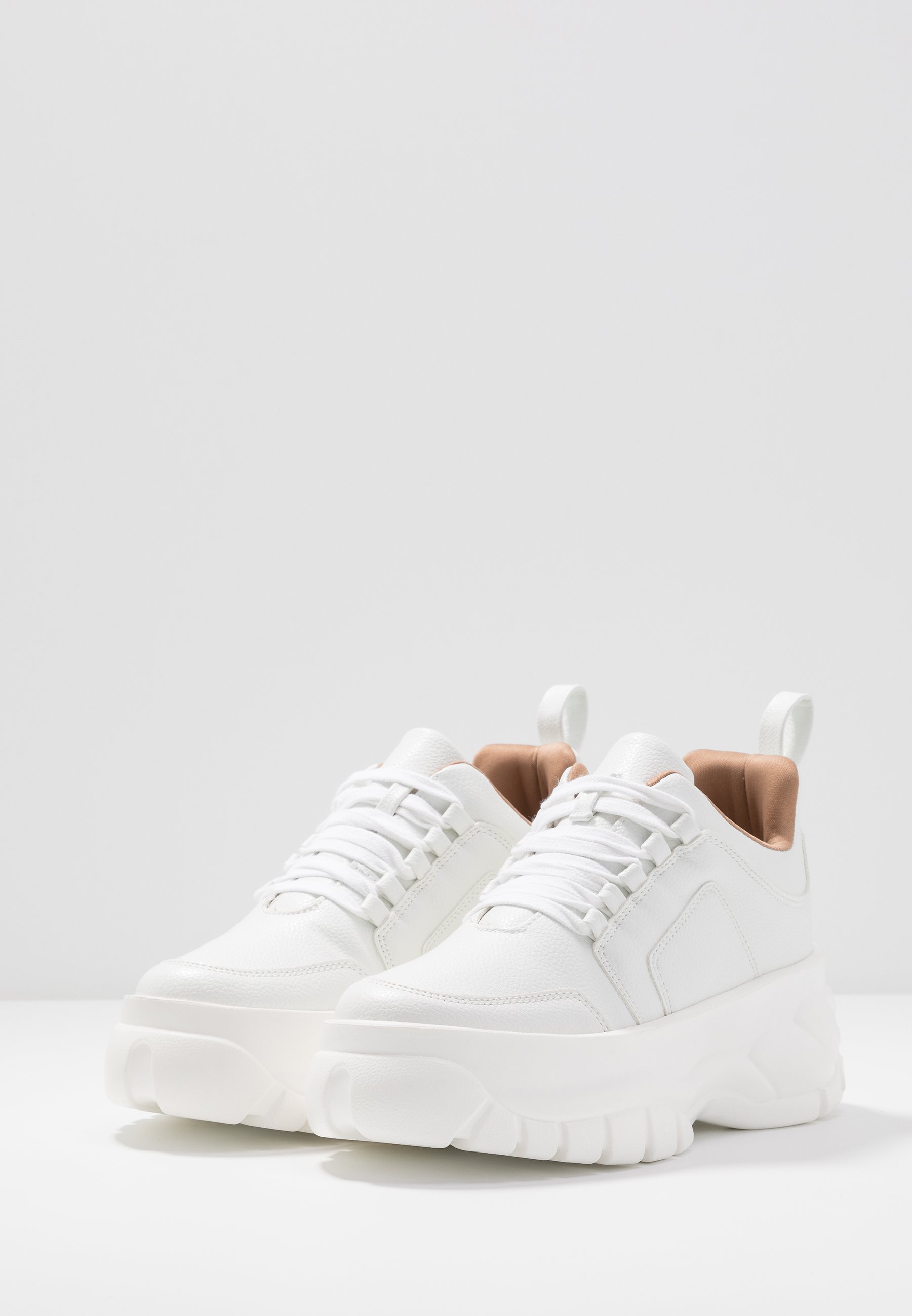 Missguided CHUNKY LACE UP TRAINER Joggesko white Missguided CHUNKY LACE UP TRAINER Joggesko white