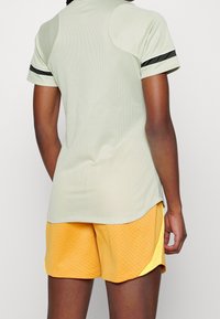 Nike Performance Camiseta deportiva - olive