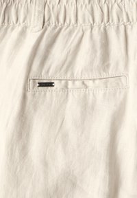 Thumbnail Image 6