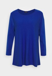 Blå långärmad topp med rund halsringning. Tillverkad av mjukt tyg, den har en avslappnad passform och slät textur. Ingen mönster eller dekorationer.