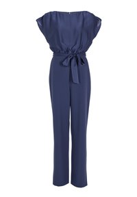 Combinaison bleu marine avec un décolleté bardot froncé, une ceinture en tissu à la taille et des pantalons à jambes larges. Texture lisse et satinée.