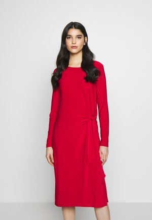 KNOT DETAIL DRESS - Trikoomekko - engine red