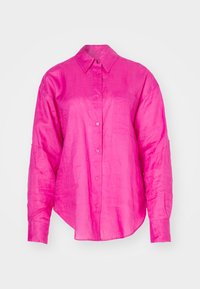 Fuchsia långärmad skjorta gjord av lätt tyg. Har en knappstängning fram, krage och en avslappnad passform med en rundad nederkant.