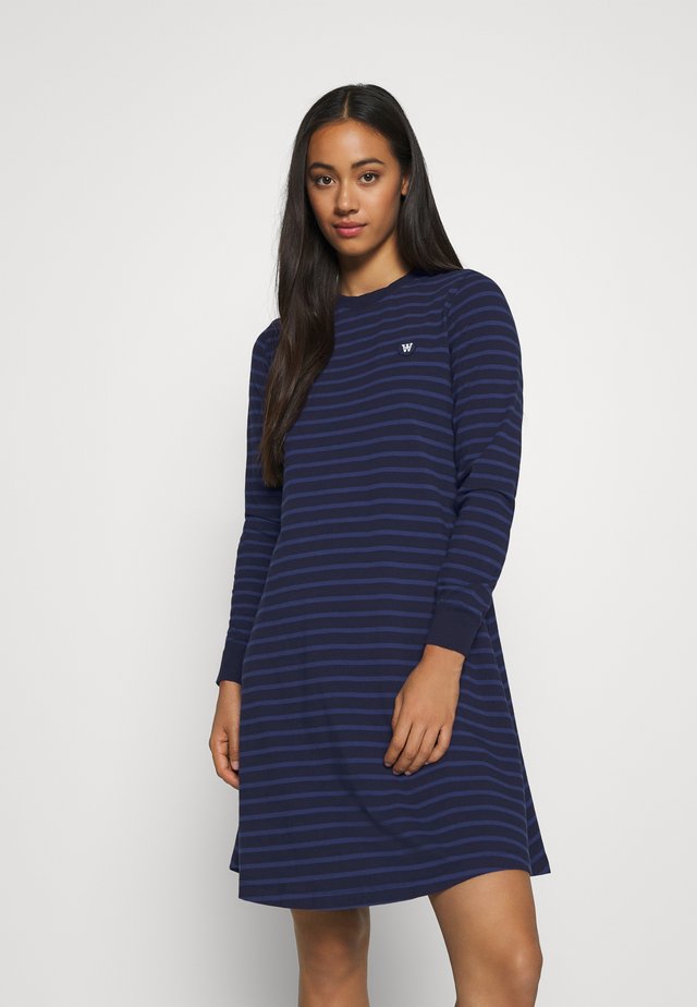 ISA DRESS - Robe en jersey - navy/blue