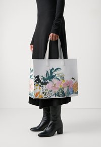 Ted Baker MEADCON biały