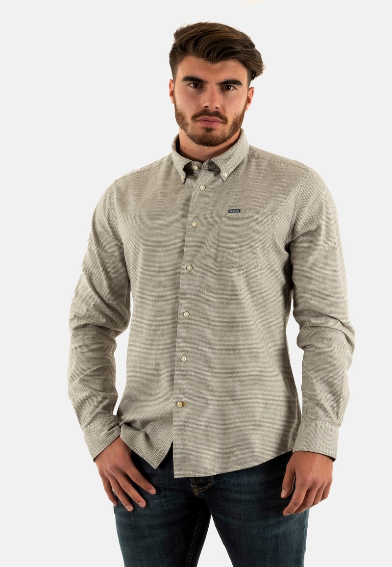 Overhemd met knoopsluiting in een lichtgrijze geruite patroon, gemaakt van zachte stof; heeft een borstzak en een button-down kraag.