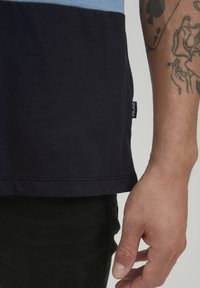 Blend BHTee - Apdrukāts T-krekls - bluestone