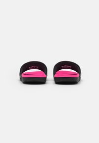 Nike Performance KAWA SLIDE - Chanclas de baño - black/vivid pink