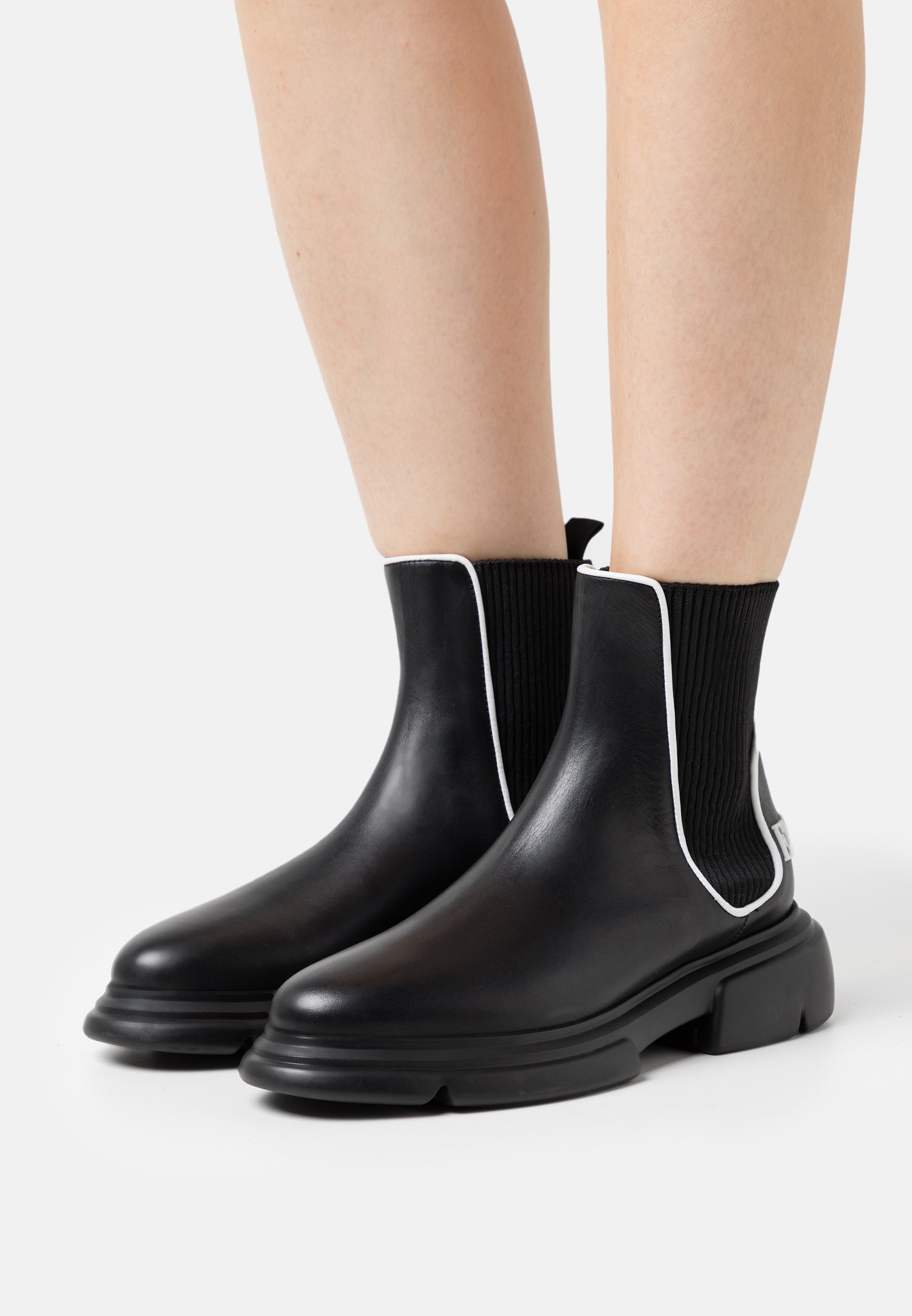 Emporio Armani GRETA - Korte laarzen - black/white/zwart - Zalando.nl