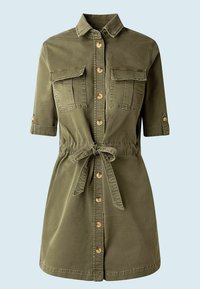 Khaki bomullsklänning med korta ärmar, knäppning fram, två bröstfickor och ett bälte i midjan. Slät textur.