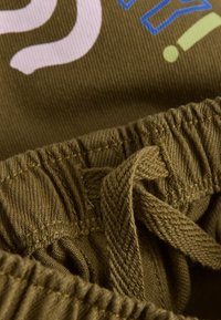 Non sélectionné, green shapes