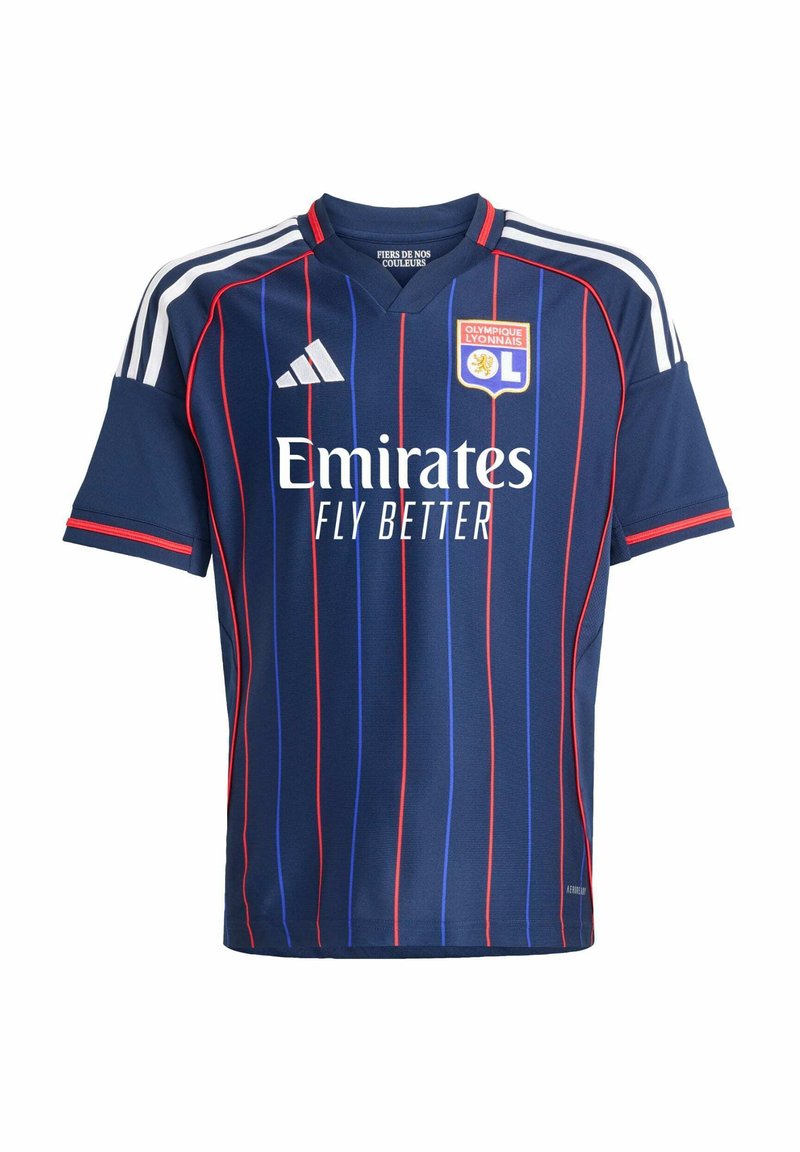 Maglia da calcio blu navy con strisce verticali rosse e blu, dettagli bianchi e colletto a girocollo. Presenta il logo "Emirates Fly Better" sul davanti.