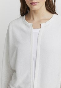 Oxmo OXKike - Kofta - off white
