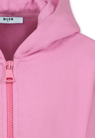 Felpa rosa con zip realizzata in materiale morbido, caratterizzata da un alto colletto e una zip a tutta lunghezza con un tirante coordinato.