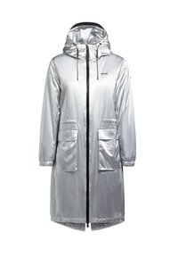 Srebrny płaszcz przeciwdeszczowy wykonany z błyszczącego, odblaskowego materiału; zawiera kaptur, zamek z przodu, elastyczne mankiety i dwie duże kieszenie z przodu.