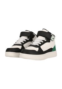 Sort og hvide high-top sneakers med grønne detaljer, der har en rem, snørebånd, struktureret overflade og en gummisål.