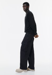 PULL&BEAR BAGGY - Kapsáče - black