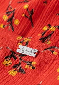 Superdry & Co TEA czerwony