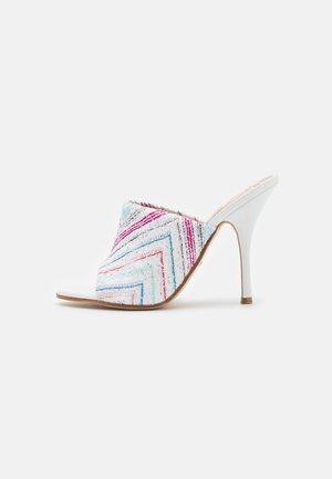 Missoni Šľapky na opätku - multicolor