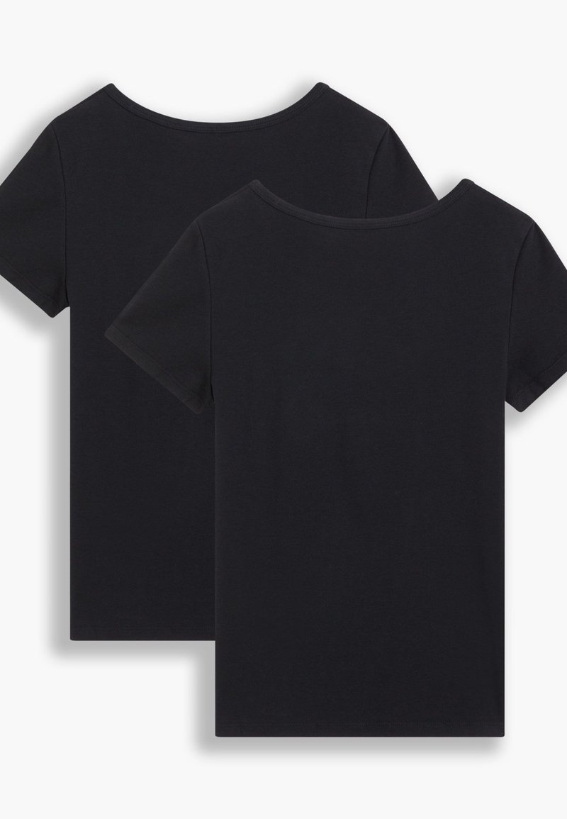 T-shirts en coton noir avec des manches courtes, des encolures rondes et un design simple. Deux chemises identiques sont montrées dos à dos.